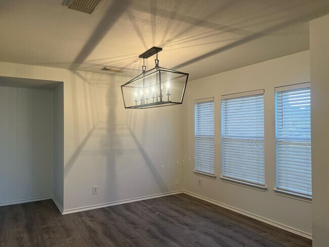 Building Photo - 7822 Encanto Vis Dr