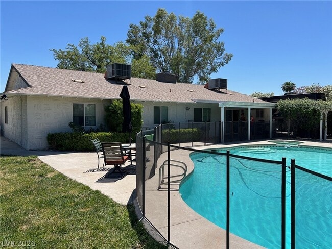 Building Photo - 3310 W Mardon Ave
