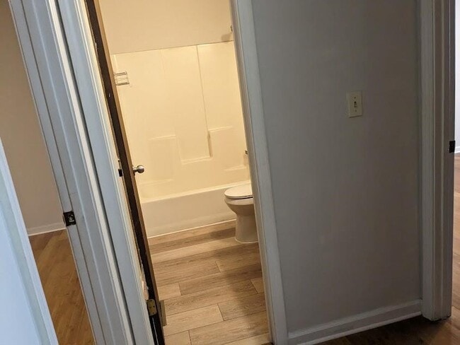 Building Photo - 3751 Oakwood Hills Dr