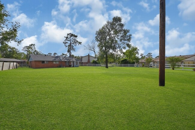 Building Photo - 12223 Woodcliff Dr