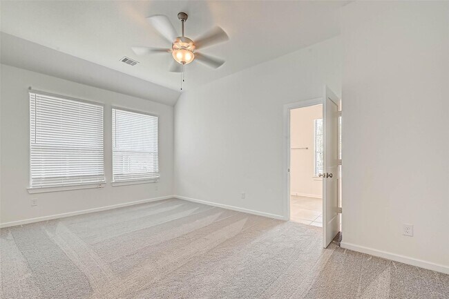 Building Photo - 580 Longleaf Pine Dr