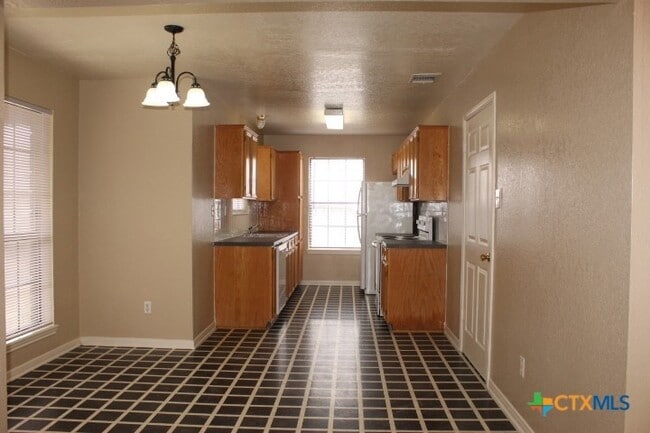 Building Photo - 3819 Oak Valley Dr