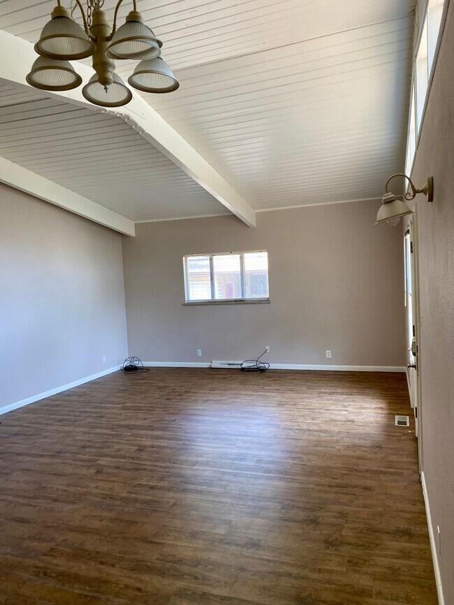 Building Photo - Available for 2025-2026 Fall Pre-Leasing: ...