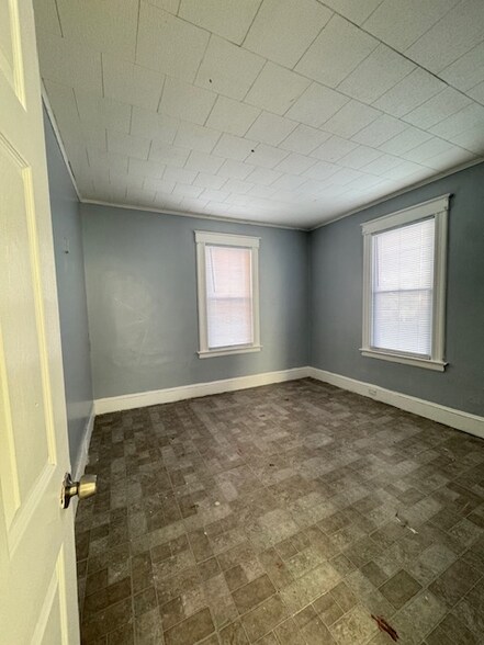 Building Photo - 64-64 Rowe Ave