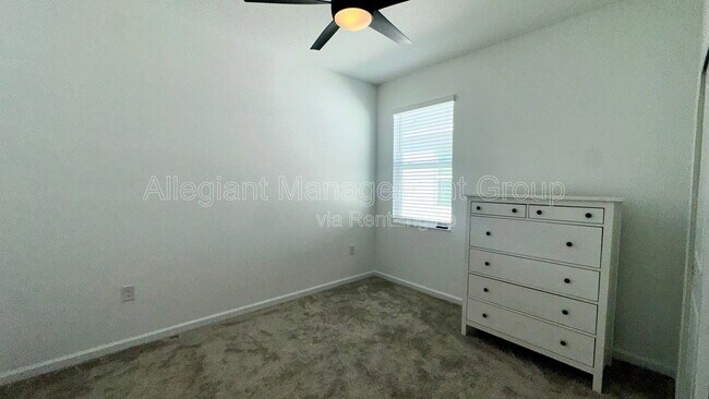 Building Photo - 6326 Lakepine St