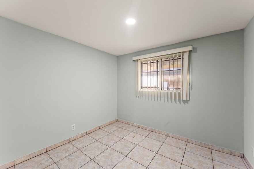 Building Photo - 6297 Orizaba Ave