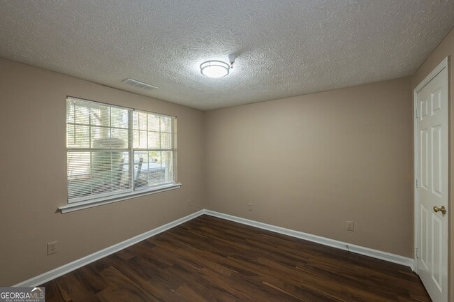 Building Photo - 350 Herndon Ln