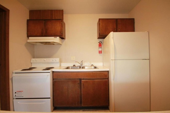 Building Photo - 1516 6th St N.#6