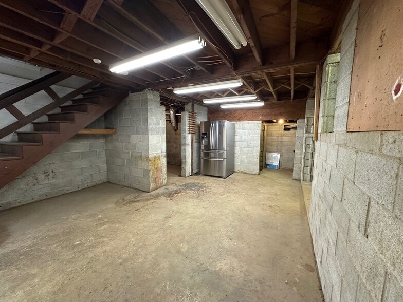 Basement - Playroom - 5538 Rich Rd