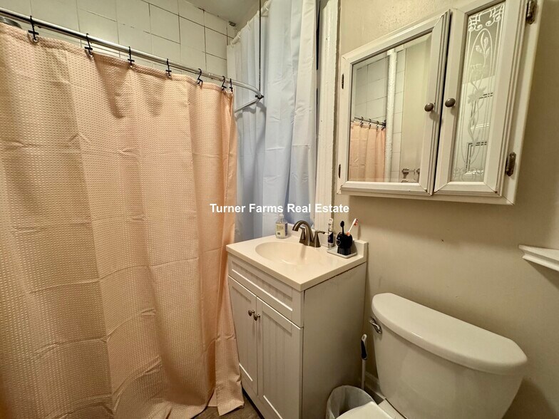 Building Photo - 614 Columbus Ave