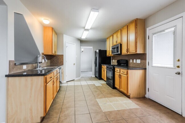 Building Photo - 25306 Barmby Dr