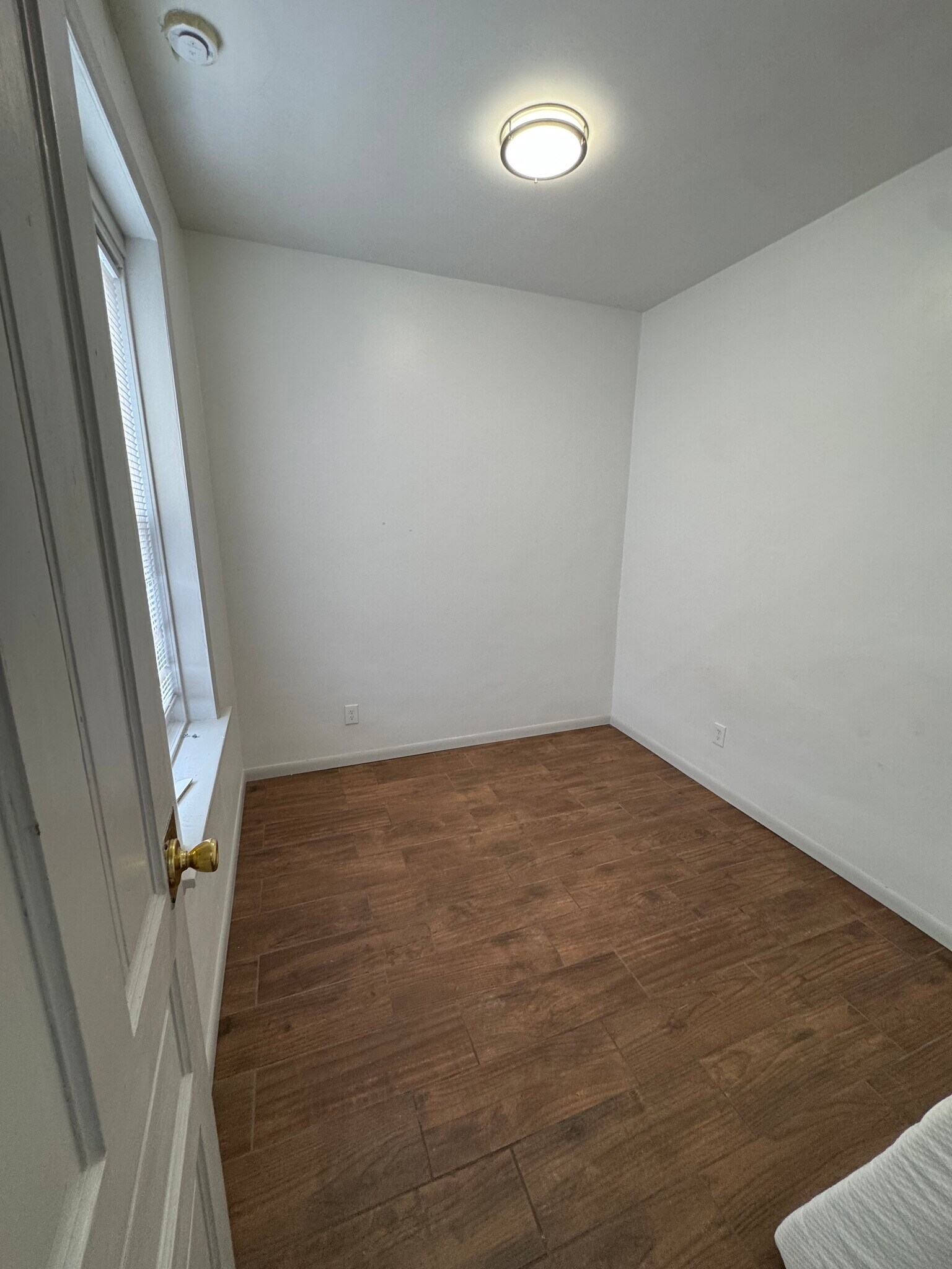 Building Photo - 2814 N Racine Ave