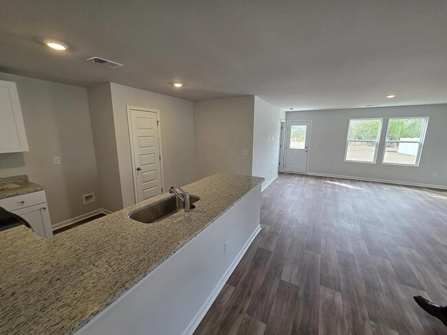 Building Photo - 532 Runaway Train Dr