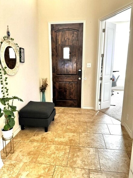 Building Photo - 7631 McKinney Hls