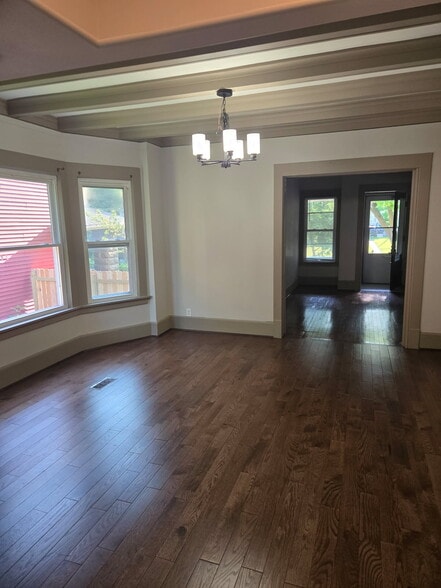 Building Photo - 522 N 33rd St