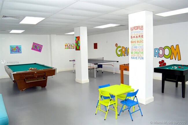 Building Photo - 2101 S Ocean Dr