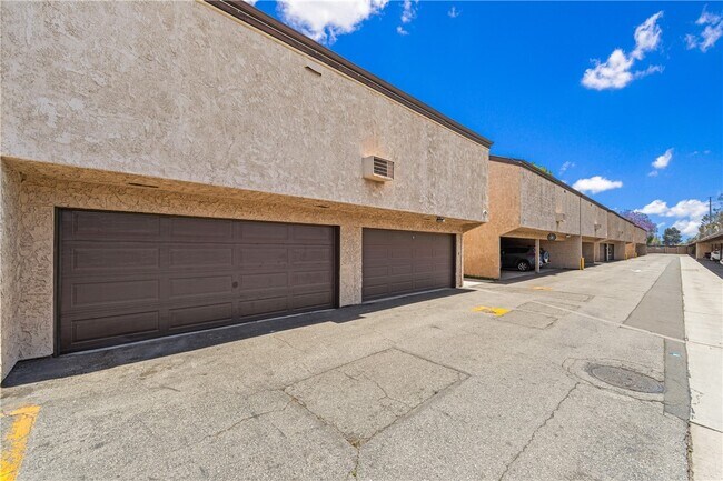 Building Photo - 7890 E Spring St
