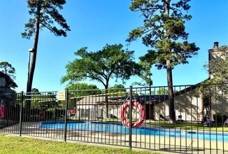 Building Photo - 12900 Walden Rd
