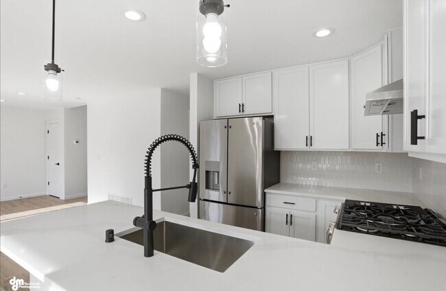 Building Photo - 336 Ashbrook Dr