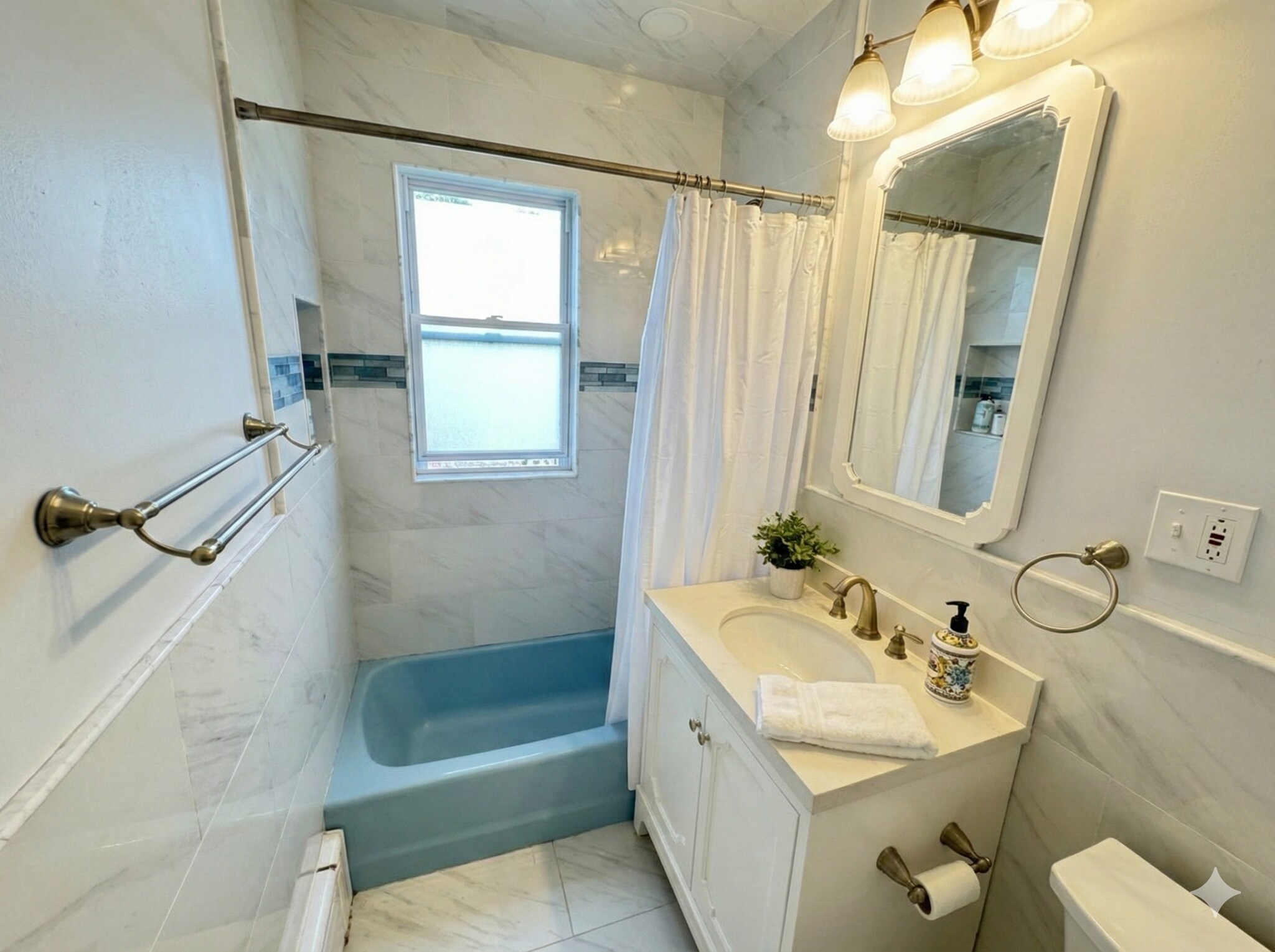 Building Photo - 214 Commonwealth Ave