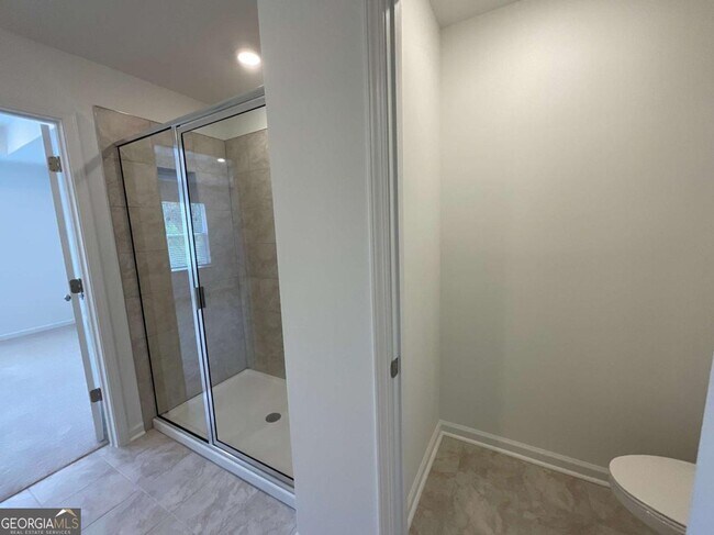 Building Photo - 5716 Plaza Dr SE