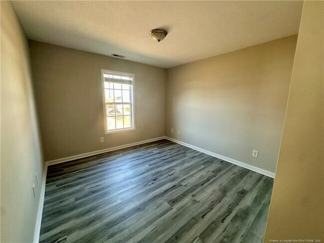 Building Photo - 11 Lattimore Rd