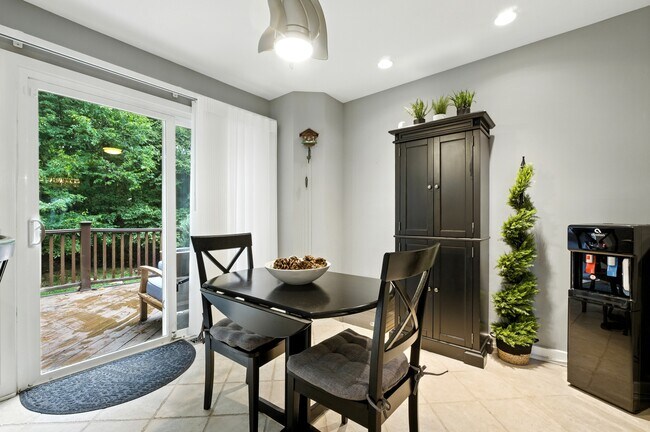 Building Photo - 10903 Whiterim Dr