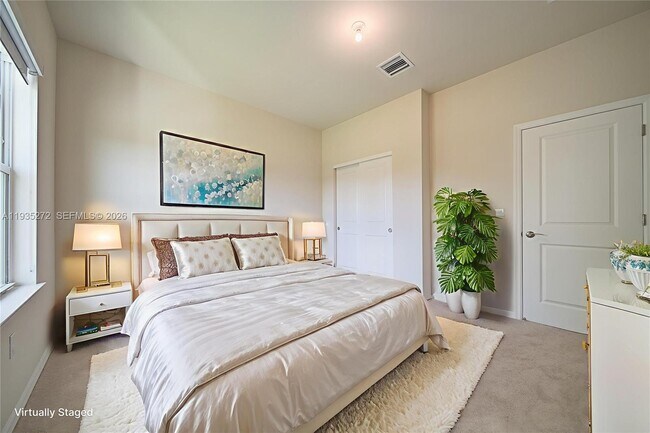 Building Photo - 1023 Eucalyptus Dr