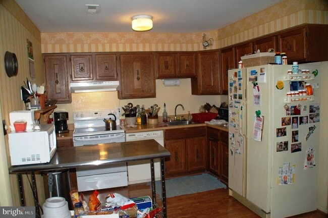 Building Photo - 176 Kenton Dr
