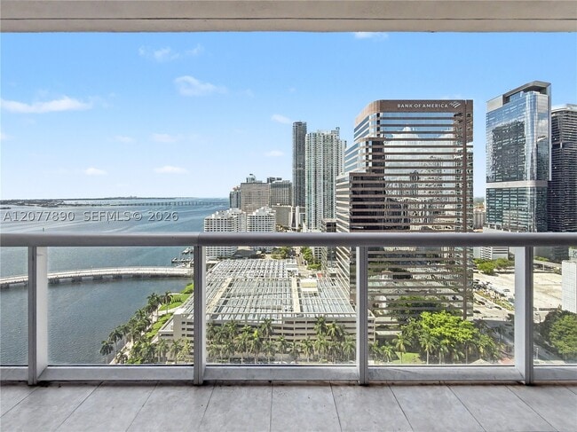 Building Photo - 495 Brickell Ave