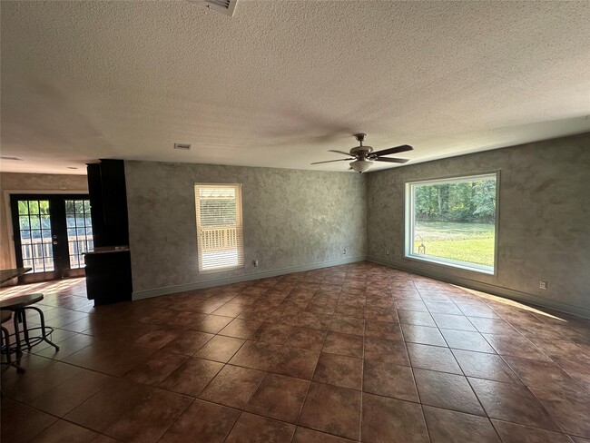 Building Photo - 12423 Woodlake Ln