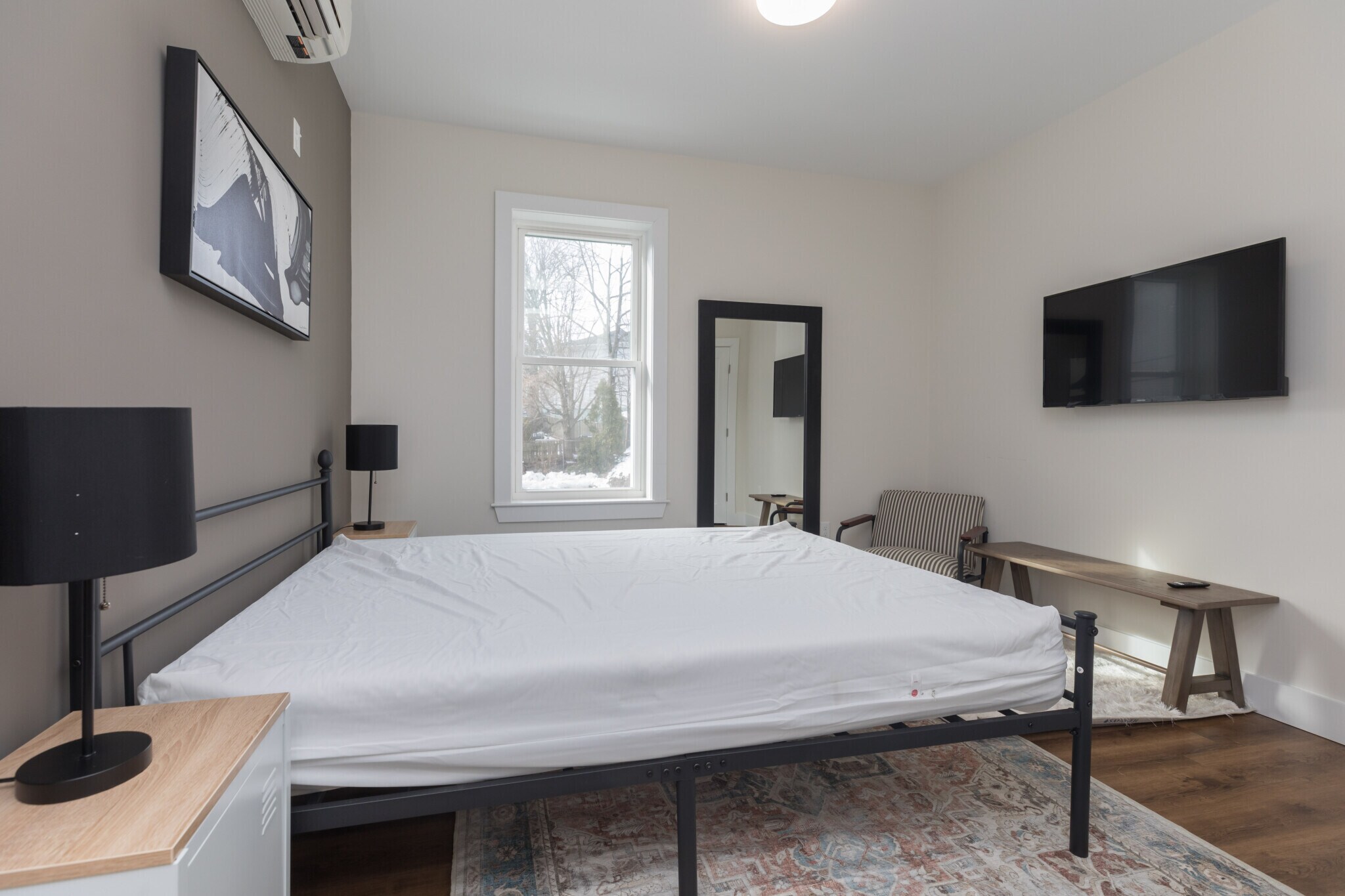 Building Photo - 843 Columbia Rd