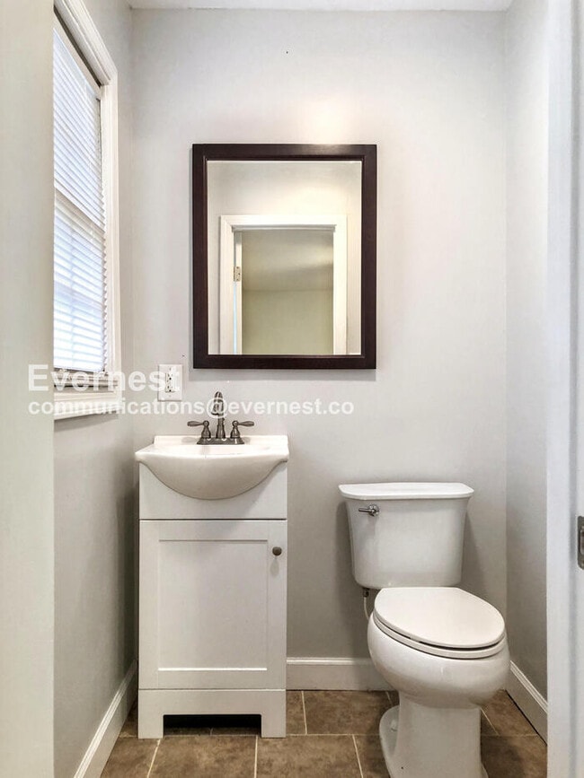 Building Photo - 540 Oglesby Bridge Rd SE