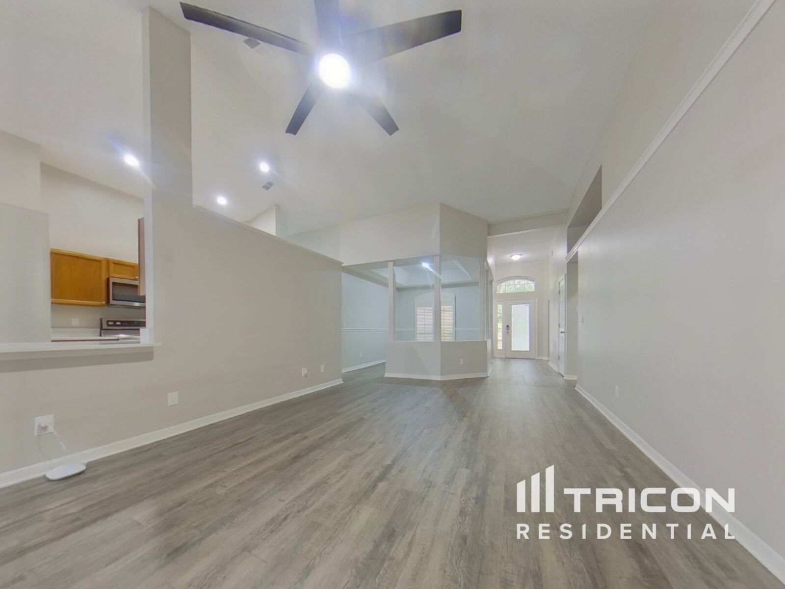Building Photo - 906 Woodcraft Dr