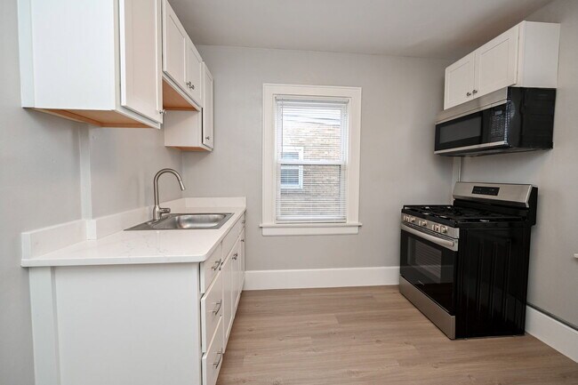 Building Photo - 4007 Huston Ave