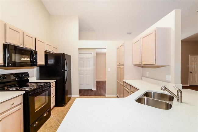 Building Photo - 33303 Lake Bend Cir