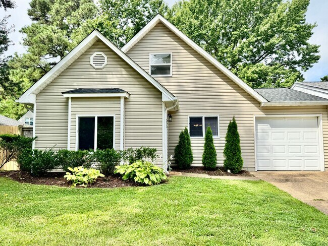 Building Photo - Completely Updated & Ready NOW!! 1-Car Attached Garage, Pet Friendly, Fenced Yard! Community Park