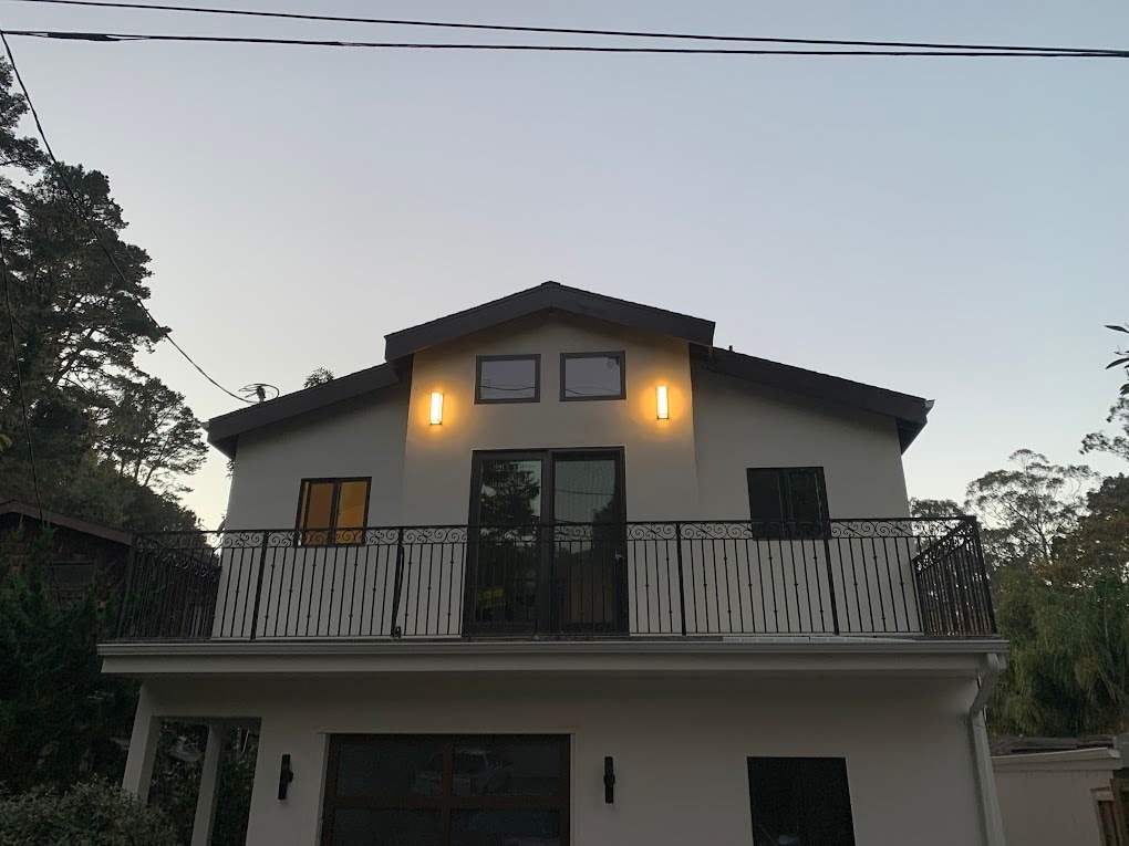 Building Photo - 220 Hiawatha Ave