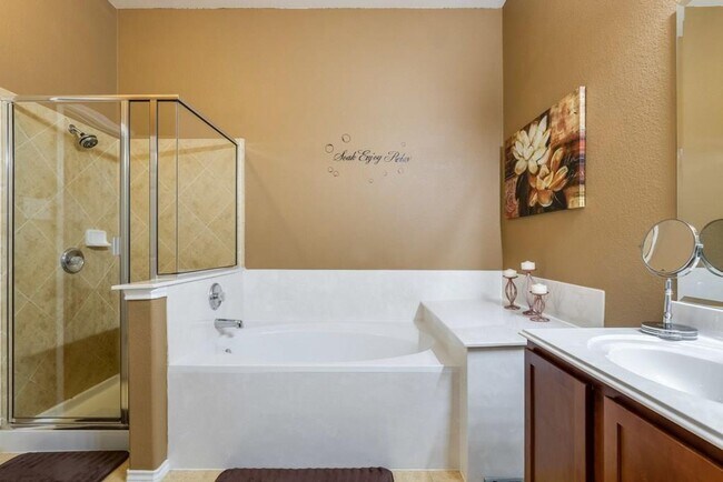 Building Photo - 1261 Rainbow Parke Dr