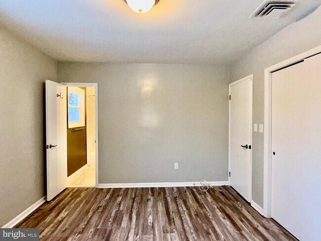 Building Photo - 5233 Kerger Rd