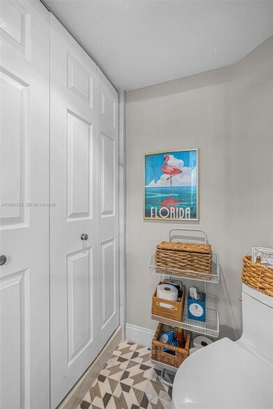 Building Photo - 3500 Mystic Pointe Dr