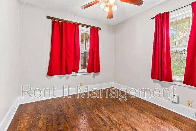 Building Photo - 2315 N. 61st.