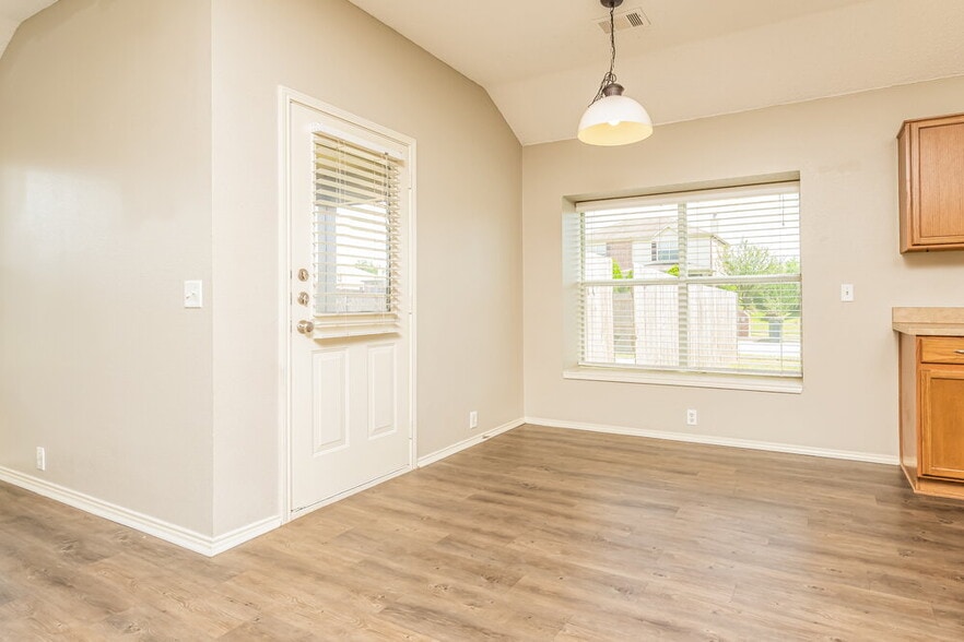 Building Photo - 1514 Wavecrest Dr