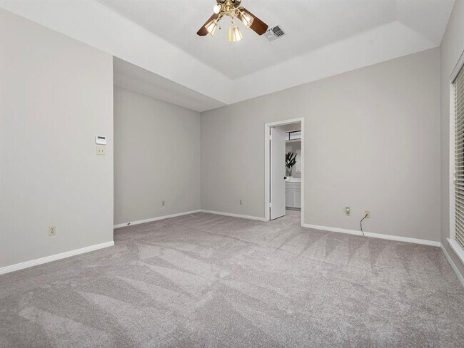 Building Photo - 3323 Village Falls Ct