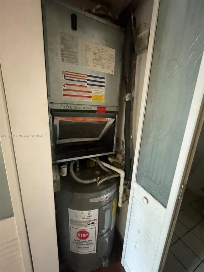 Building Photo - 6040 Shaker Wood Cir