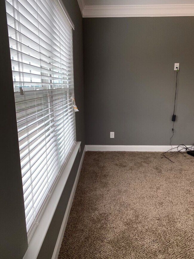 Building Photo - Spacious 5-Bedroom Home with Open Foyer - Move-In Ready! **Close to Fort Gordon, Hospitals, and I...