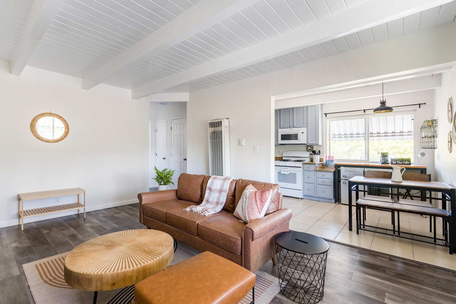 Building Photo - 2312 Bonar St