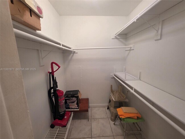 Building Photo - 295 NW 72nd Ave