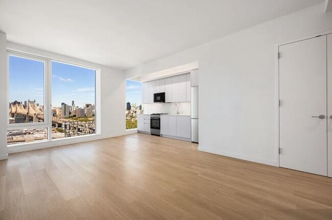 Building Photo - 1 bedroom in Queens NY 11101