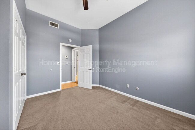 Building Photo - 322 N Boyle Ave